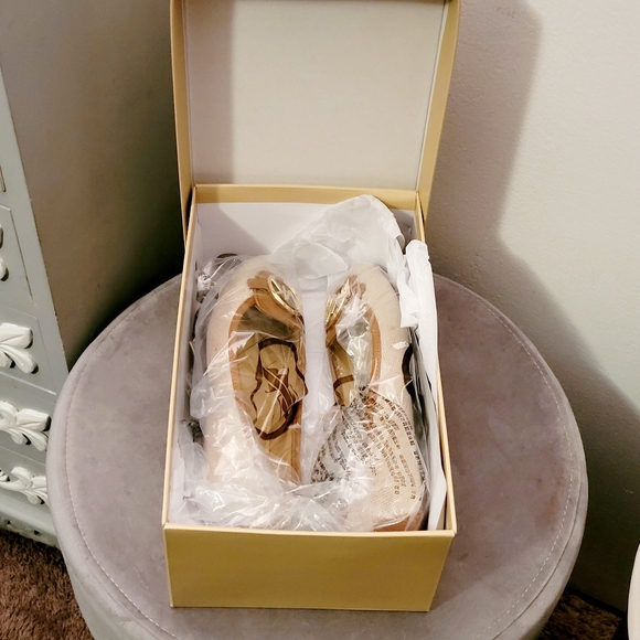 Michael Kors loafers two tone brown tan gold large emblem size 6 - Picture 14 of 14